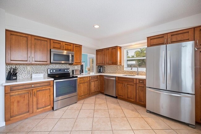 Photo - 818 Plum Tree Ln