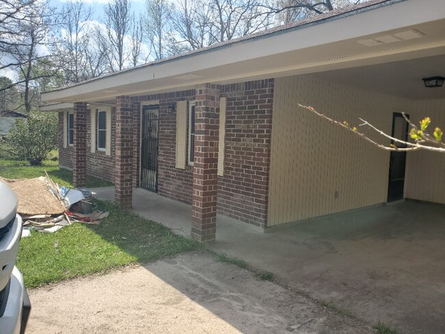 Photo - 1105 Simpson St