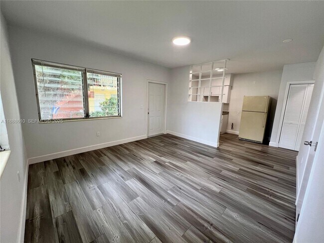 Photo - 962 NW 6th St Unit 2