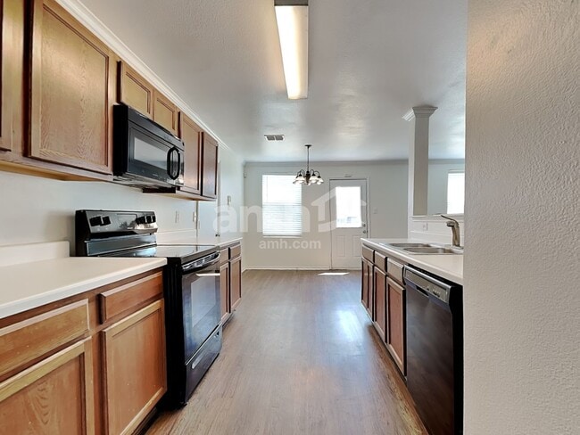 2804 Lake Vista Dr