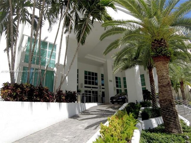 Photo - 950 Brickell Bay Dr Unit 950 Brickell Bay Dr 5404