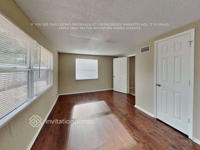 Photo - 1104 Idlebriar Way