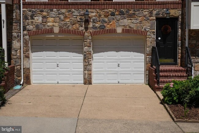 Building Photo - 4658 Hummingbird Ln