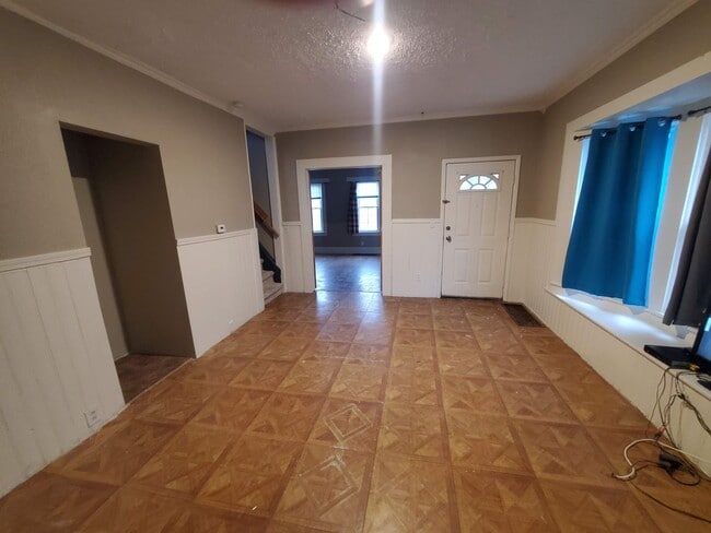 Photo - Large Single Family House Available Soon 3 Bed 1.5 Bath close to 490