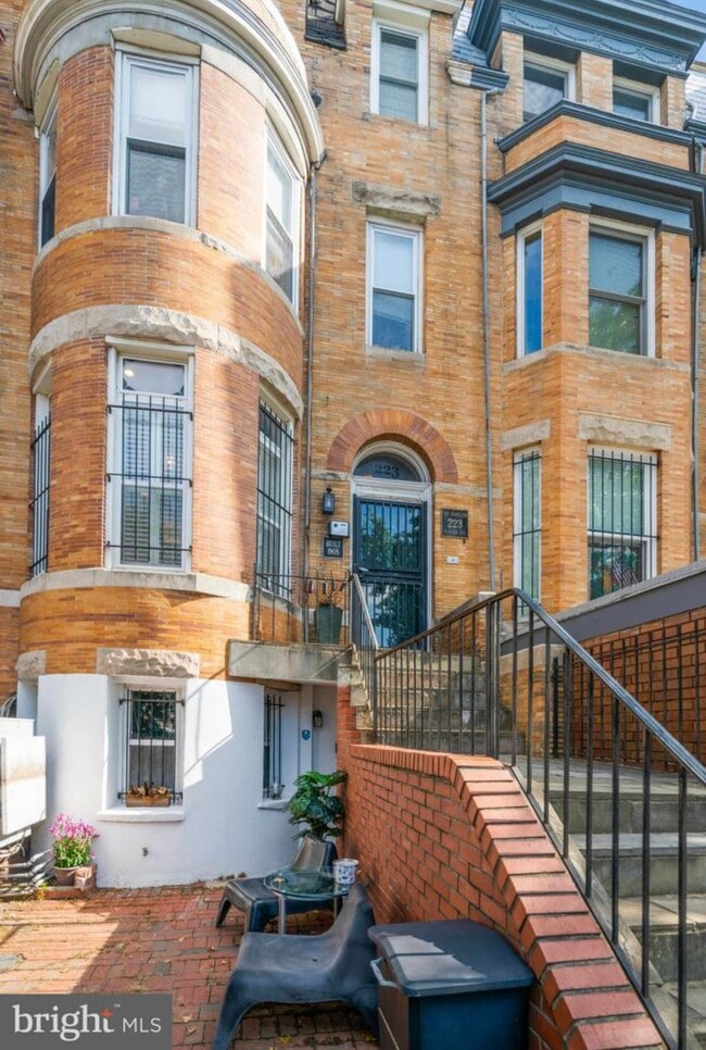 Photo - 223 Florida Ave NW Unidad 1
