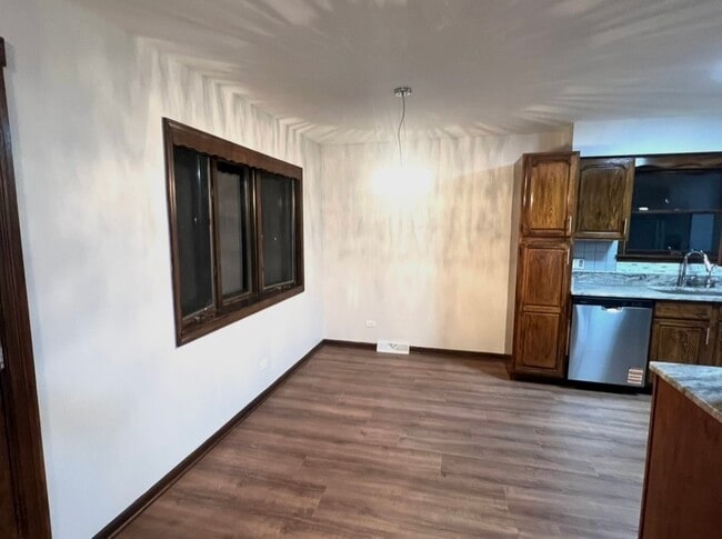 Photo - 3529 Carpenter St