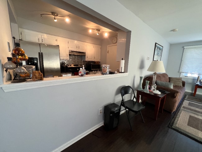 Photo - 183 Livingston Pl Unit 2