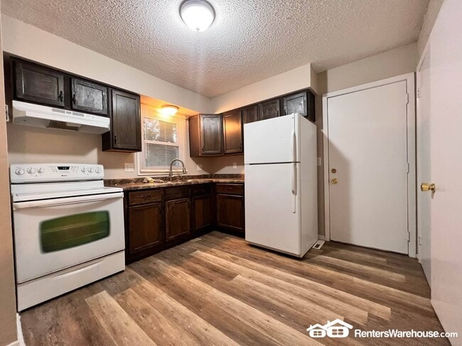 Photo - 907 SE 9th St