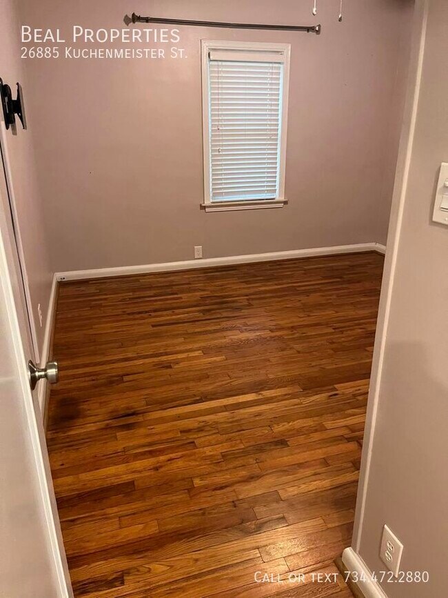 Photo - 26885 Kuchenmeister St