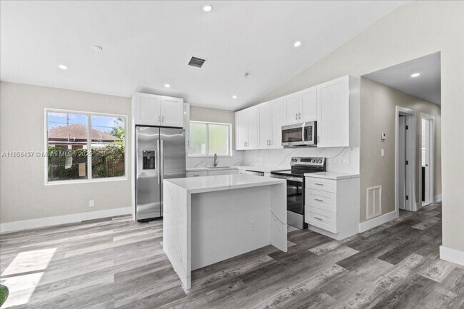 Photo - 6120 SW 63rd St