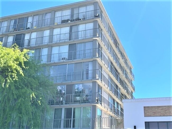 Building Photo - DOWNTOWN LONG BEACH 2BR/2BA CONDO ON 4TH F... Unit 408