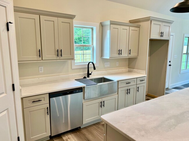 Photo - FOR Rent – 3 Bedroom, 2 Bath!