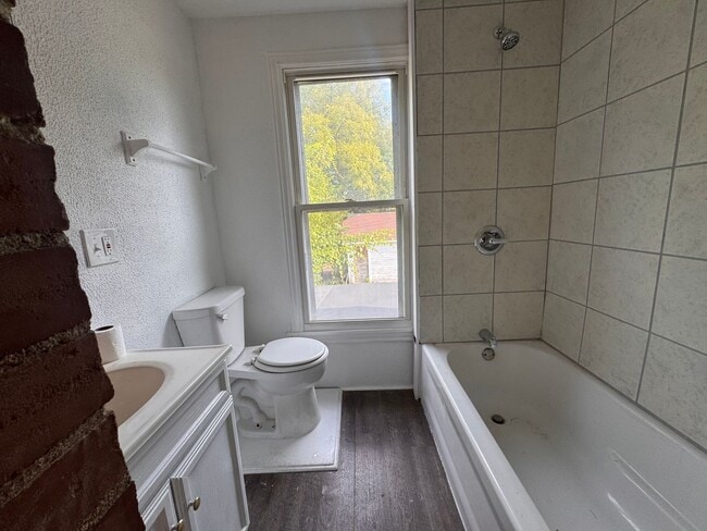 324 Liberty Ave Unit B