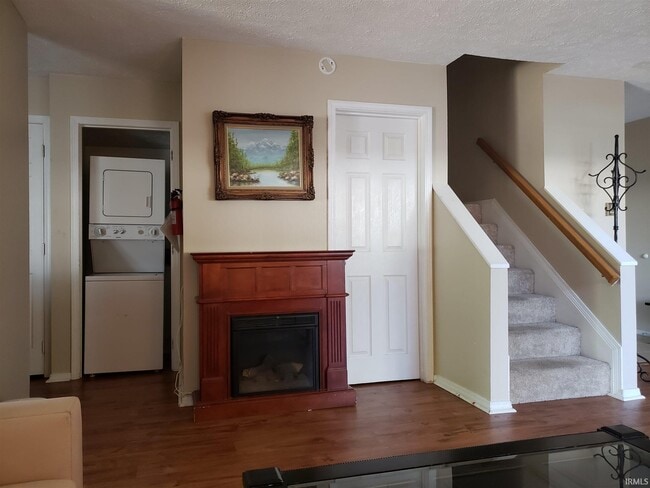 Photo - 1204 S College Mall Rd