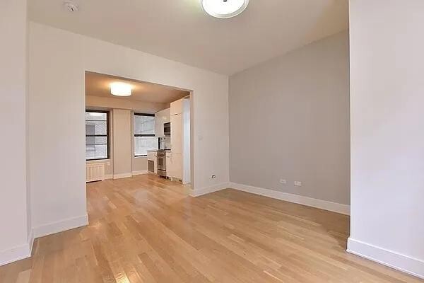 Photo - 308 W 30th St Unit 1A