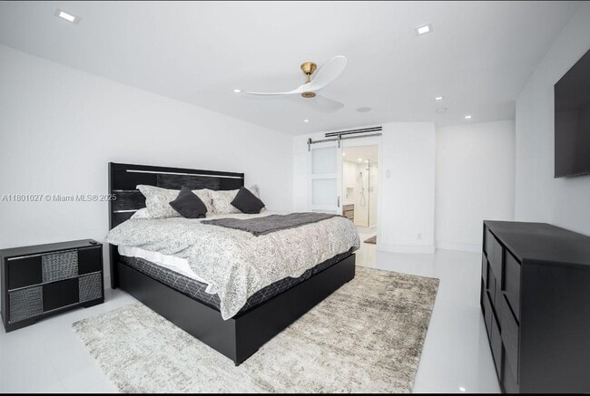 Photo - 5600 Collins Ave Unit 14K