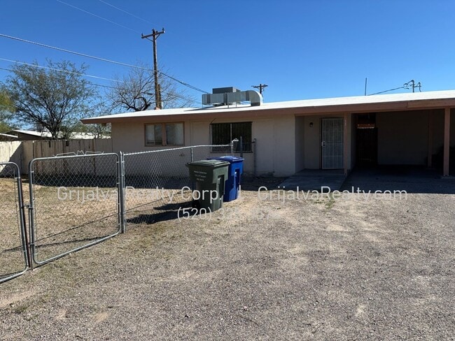 Building Photo - 2021 S Norris Ave Unit 2023