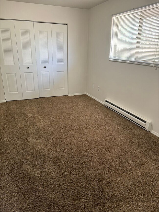 Photo - Holly Apartments