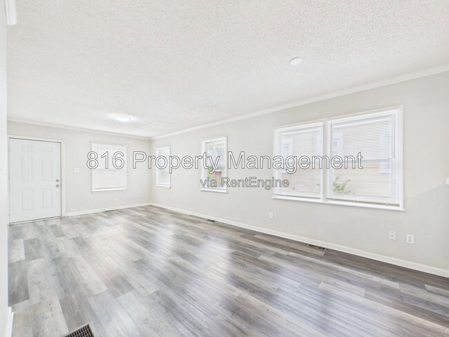 Photo - 5715 Wabash Ave