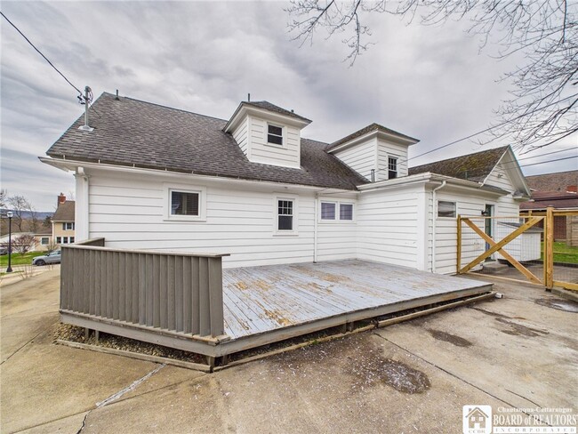 Photo - 422 York St