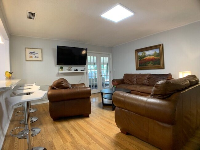 Photo - Charming 4-bedroom, 2-bath home in Colonial Park