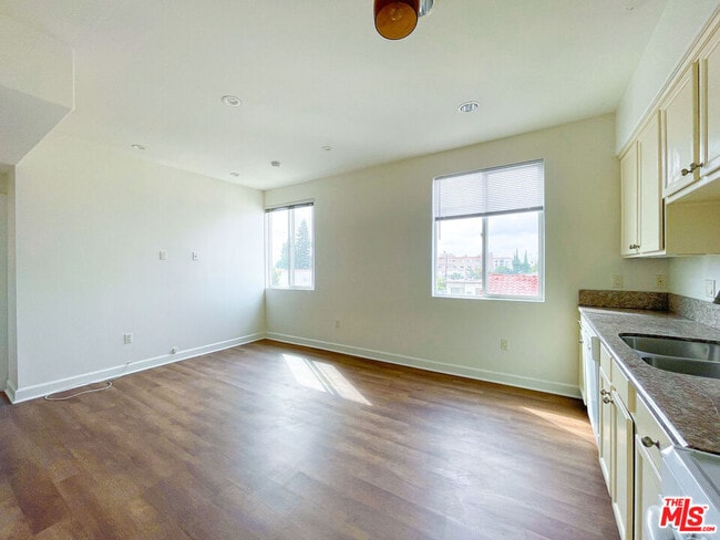 Photo - 1412 S Sherbourne Dr Unit 303