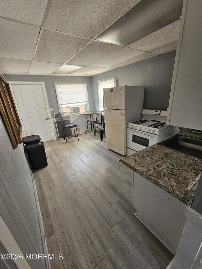 Photo - 103 16th Ave