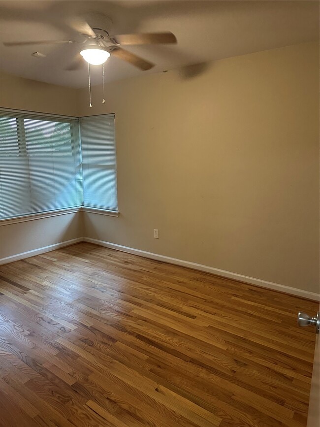 Photo - 3815 Gardendale Dr