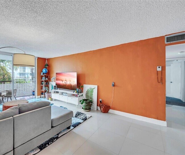 Photo - 488 NW 165th St Unidad B-312