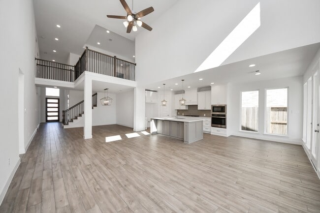 Building Photo - 5806 Pink Coral Ln