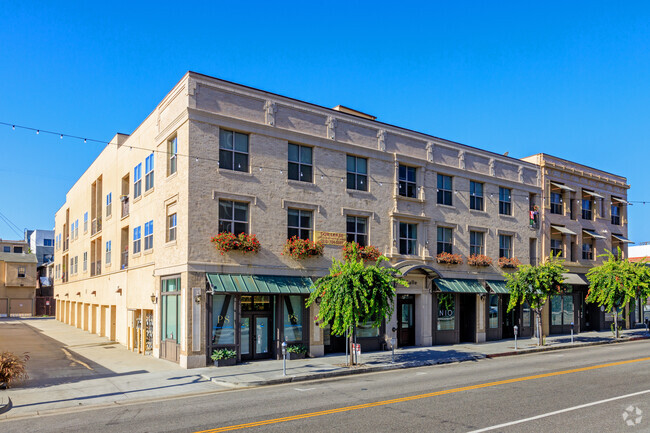 Building Photo - LaSalle Lofts