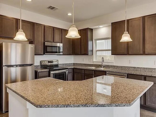 206 Topaz Dr