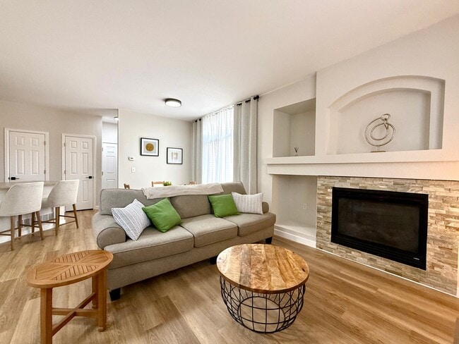Photo - 2132 Clipper Way