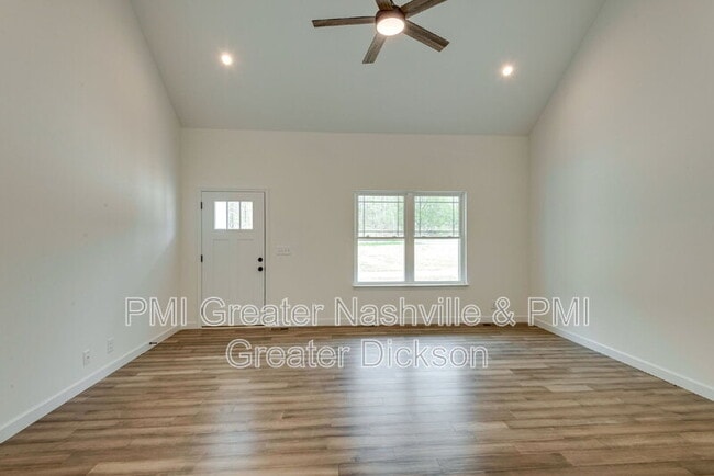 Photo - 732 Lucas Rd