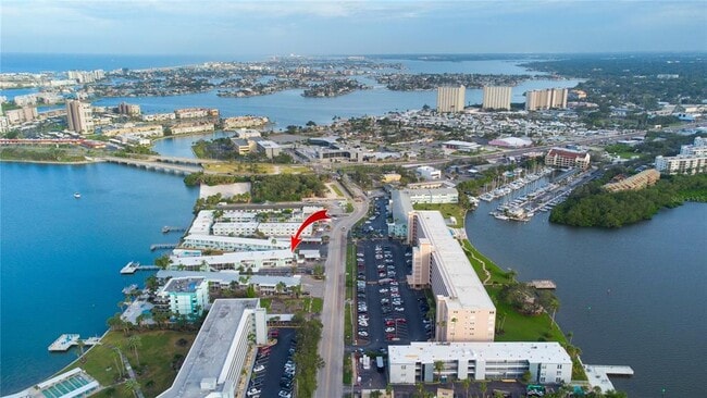 Building Photo - 1840 Shore Dr S Unit 11