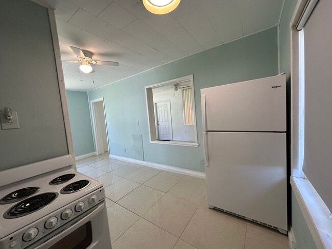Photo - 3540 NE 6th Ave