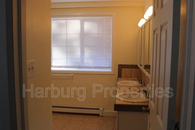 Photo - 462 W Pine St