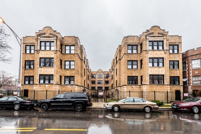 5556 W Jackson