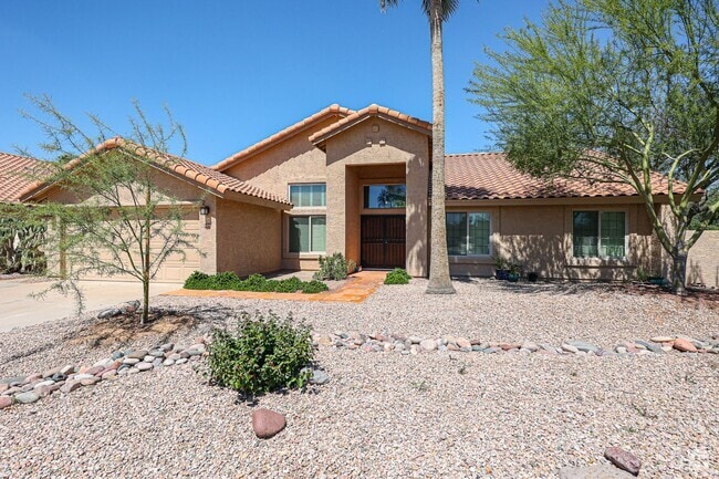 Building Photo - Welcome to this stunning 4 bedroom, 2 bath... Rental