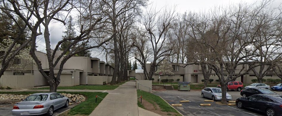 College Town Apartments - College Town Apartments