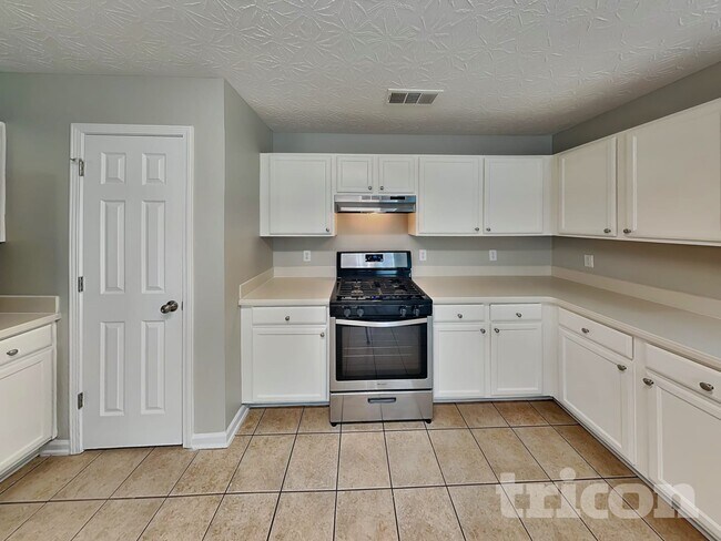 Photo - 186 Silver Fox Trail