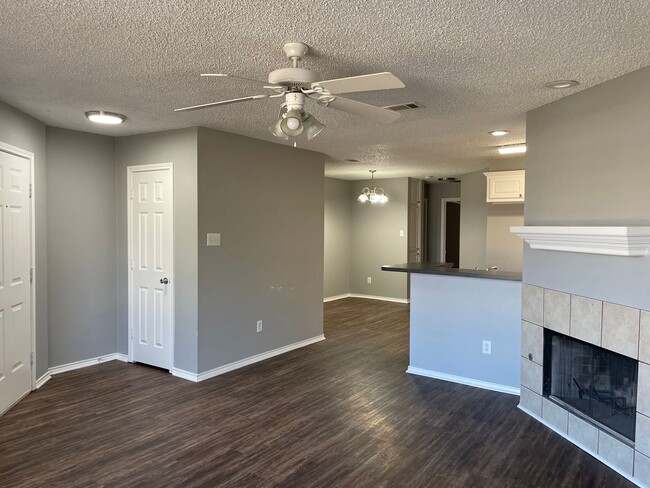 Photo - 2330-78 Unit 2