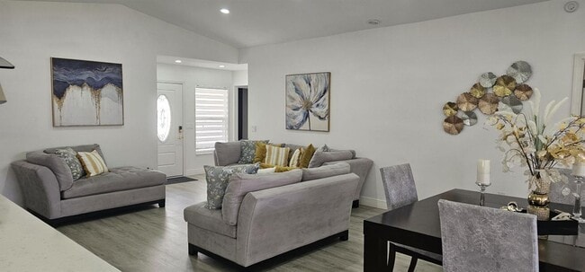 Photo - COMPLETELY FURNISHED 3 bed /2 bath  - 55+ ...