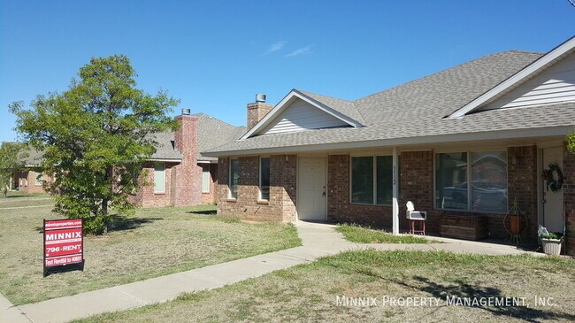 Photo - 3112 110th St