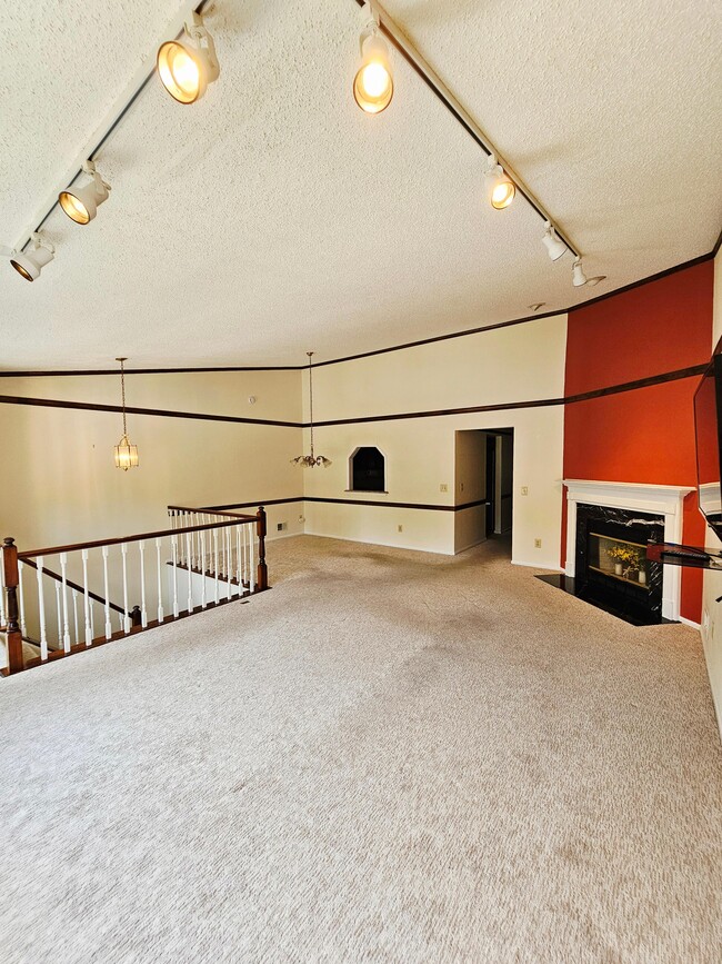 Living Room+Dining - 1990 Mattis St Unit 1990 Mattis St