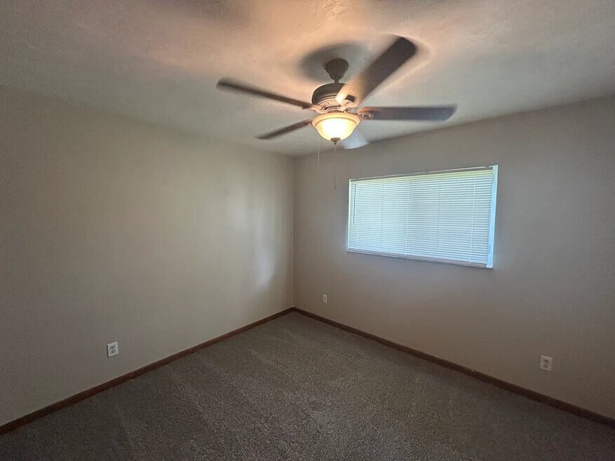 450 SE 17th Ave