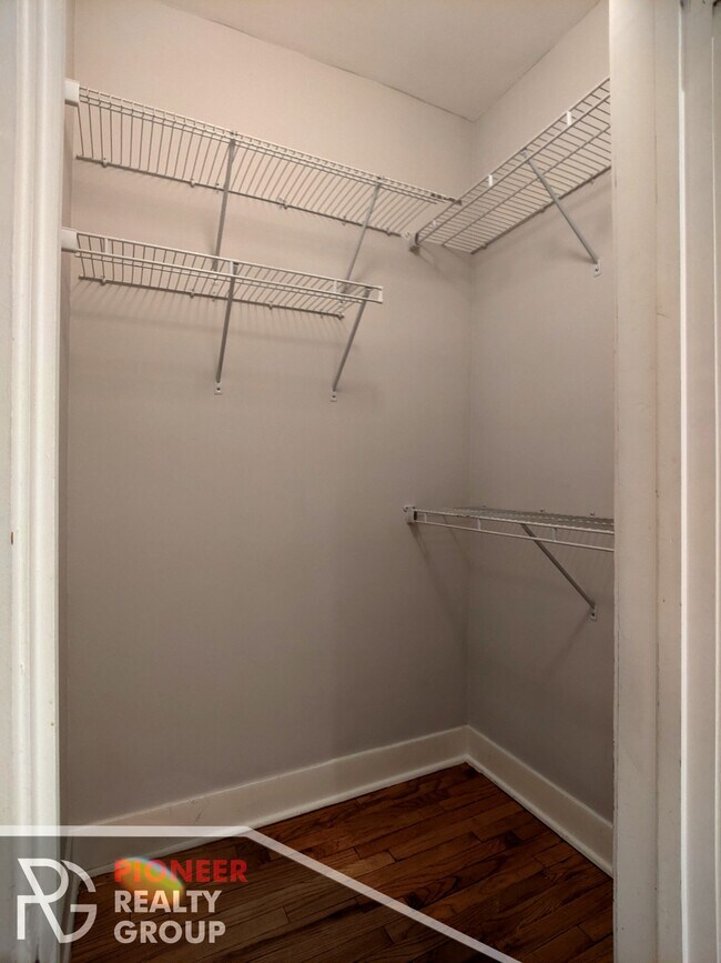 Photo - 2315 N Rockwell St Unit c1