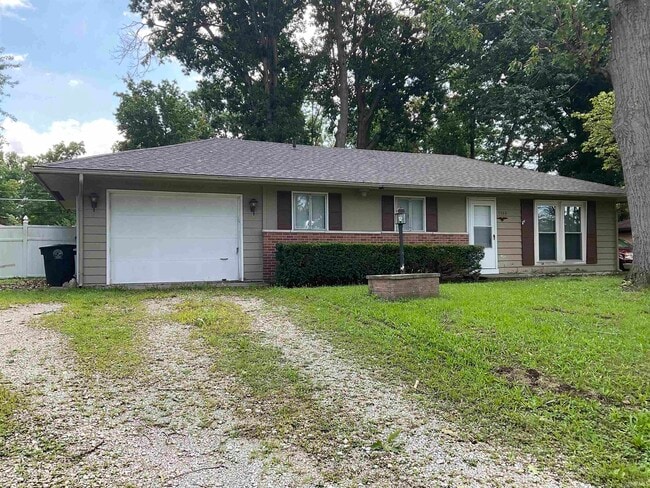 Building Photo - 3360 Eastwood Dr