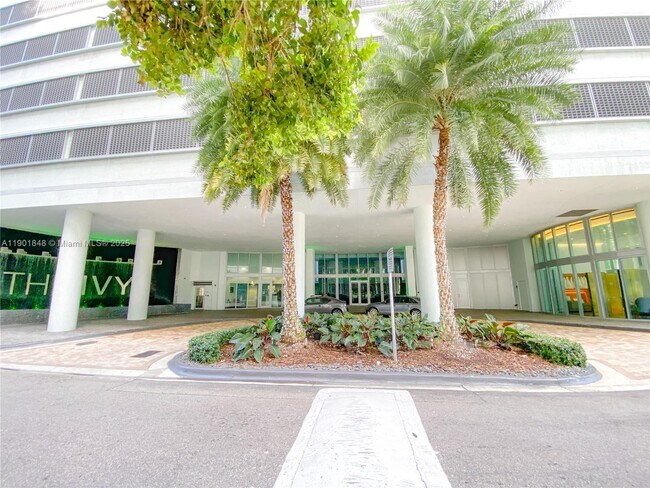 Photo - 90 SW 3rd St Unidad 2401