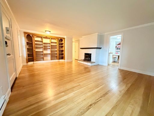 Photo - Great 2 bed home, fully fenced backyard in desirable Olympic Hills! Available Now!